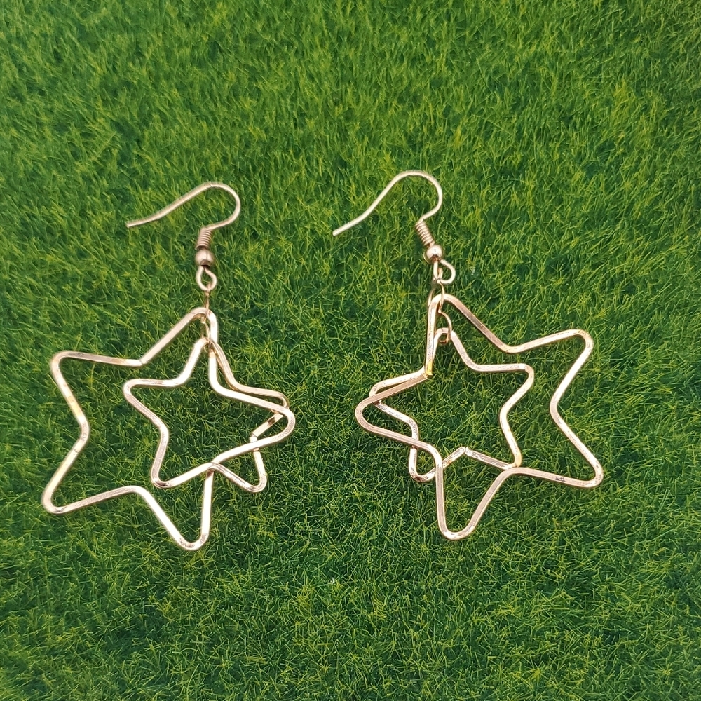 Gold Tone Double Star Dangle Earrings E1036
